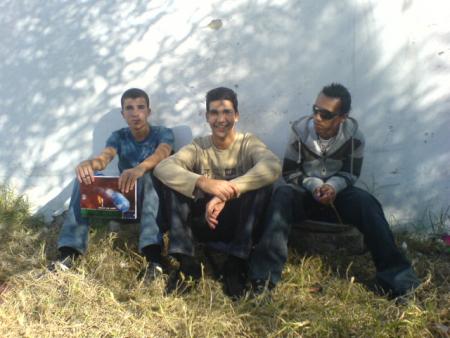 moi , 3zawi et X au lycee